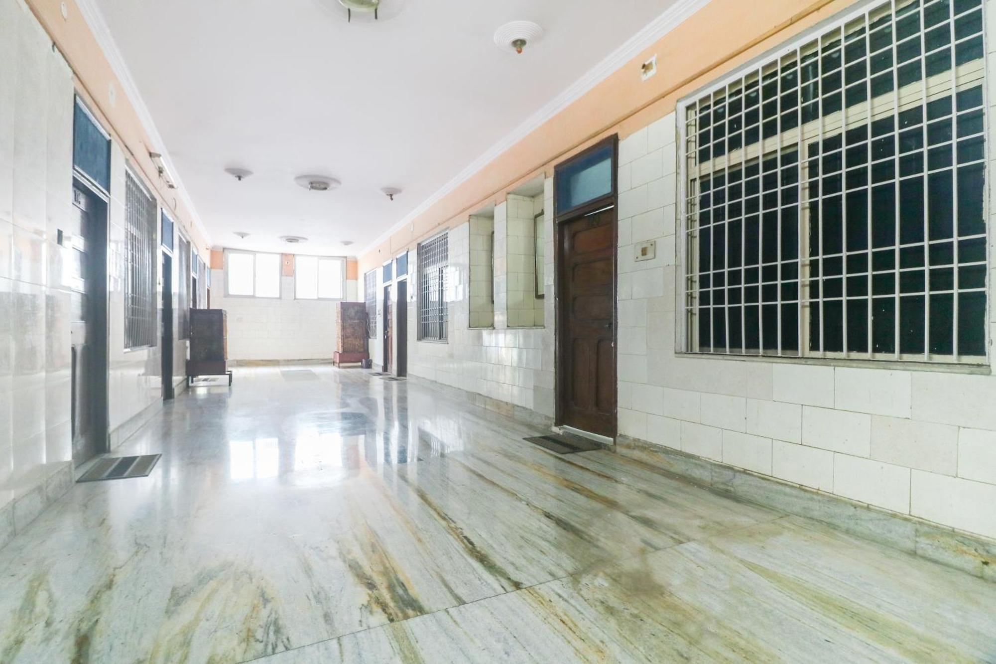 สปอต ออน 43285 โฮเต็ล อนันท์ภาวัน Hotel อาลีการห์ ภายนอก รูปภาพ