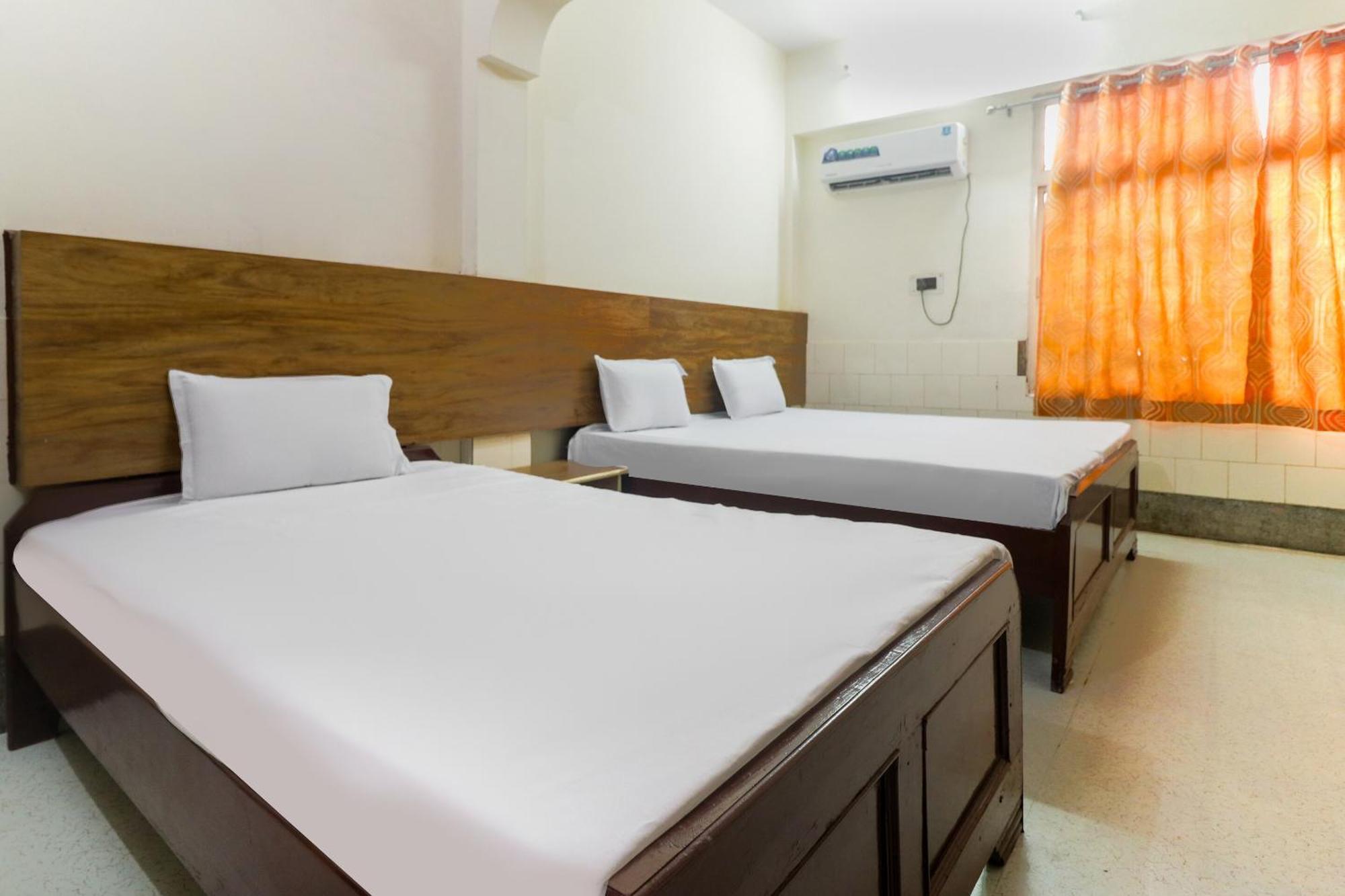 สปอต ออน 43285 โฮเต็ล อนันท์ภาวัน Hotel อาลีการห์ ภายนอก รูปภาพ